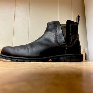 Men  Timberland chelsea boots. Like new
